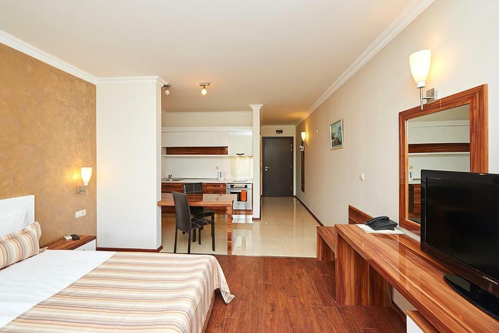 Penelopa Palace Apart Hotel & Spa Pomorie Ngoại thất bức ảnh