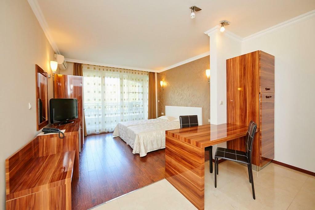 Penelopa Palace Apart Hotel & Spa Pomorie Ngoại thất bức ảnh